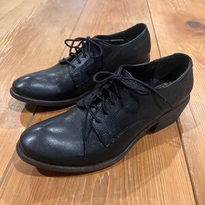 Frye Oxford black leather shoes